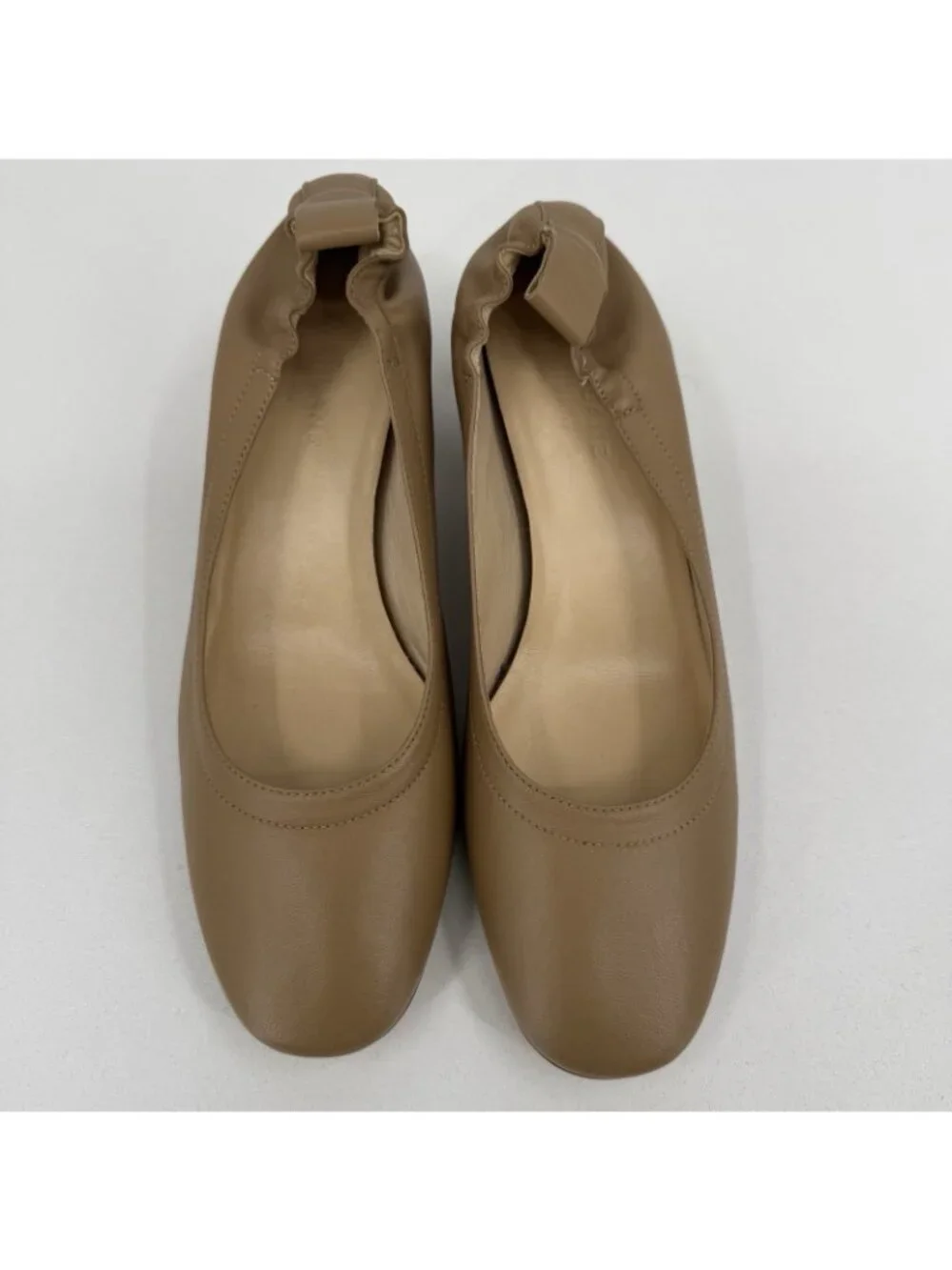 Everlane Italian Leather Day Heel Light Taupe 6.5 Women's Elastic Back Comfort